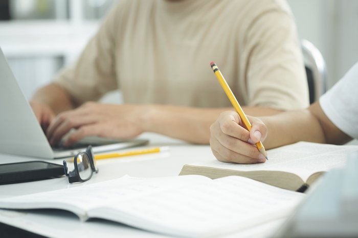 https://charterschool.in/wp-content/uploads/2025/05/the-role-of-journaling-in-boosting-student-productivity-and-mental-health.jpg