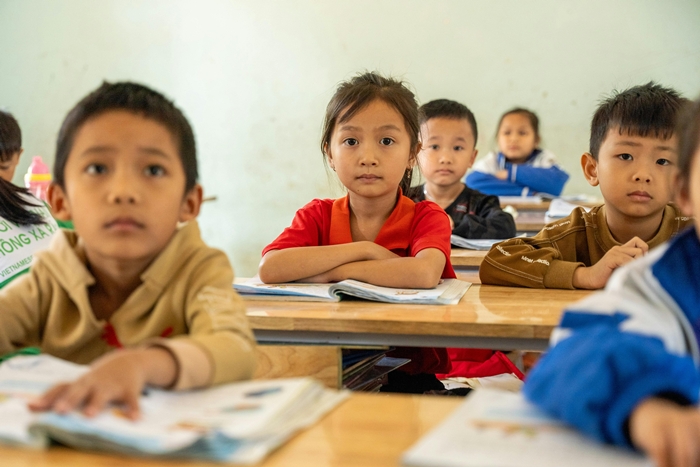 https://charterschool.in/wp-content/uploads/2025/08/the-impact-of-peer-learning-why-students-learn-best-from-each-other.jpg